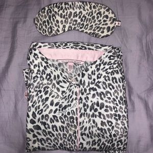 VS Pajama Two Piece Set (size S)